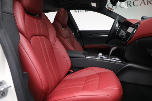 New 2022 Maserati Ghibli Modena Q4 for sale $99,755 at Alfa Romeo of Westport in Westport CT 06880 26
