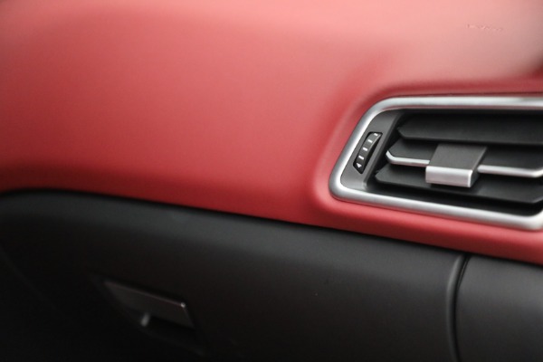New 2022 Maserati Ghibli Modena Q4 for sale $99,755 at Alfa Romeo of Westport in Westport CT 06880 28