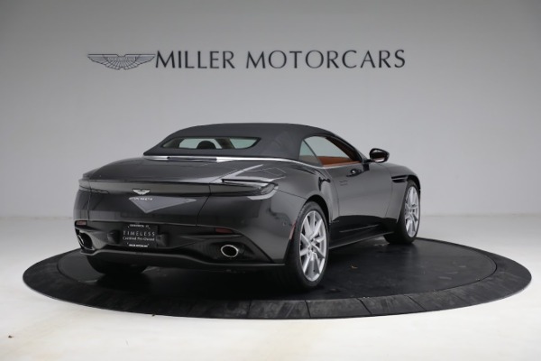 Used 2019 Aston Martin DB11 Volante for sale $182,990 at Alfa Romeo of Westport in Westport CT 06880 26