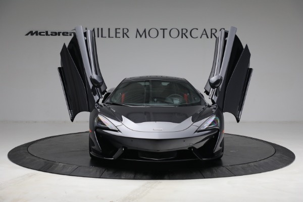 Used 2018 McLaren 570GT for sale Sold at Alfa Romeo of Westport in Westport CT 06880 13