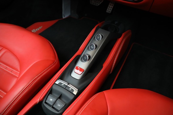 Used 2018 Ferrari 488 Spider for sale $339,900 at Alfa Romeo of Westport in Westport CT 06880 27