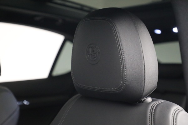 New 2022 Alfa Romeo Stelvio Quadrifoglio for sale $89,905 at Alfa Romeo of Westport in Westport CT 06880 19
