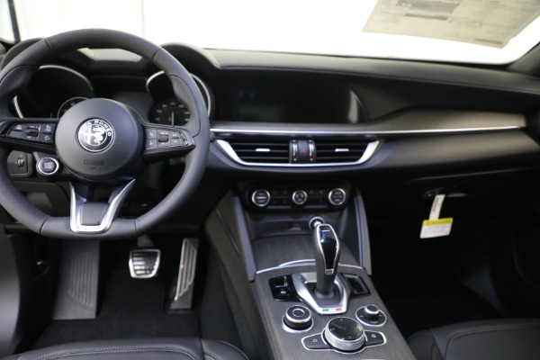 New 2022 Alfa Romeo Stelvio Ti for sale $56,255 at Alfa Romeo of Westport in Westport CT 06880 11