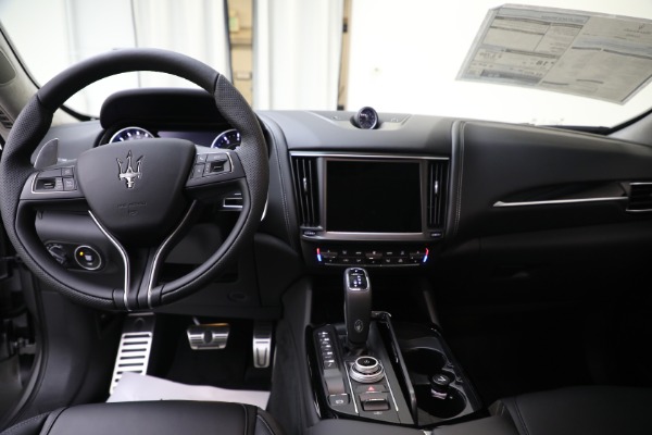 New 2022 Maserati Levante Modena for sale $88,900 at Alfa Romeo of Westport in Westport CT 06880 13