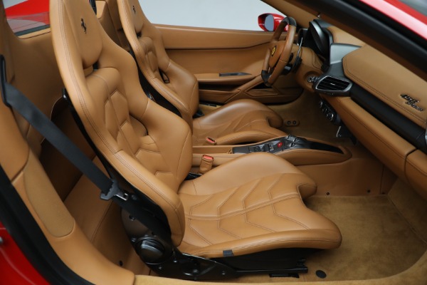 Used 2013 Ferrari 458 Spider for sale $269,900 at Alfa Romeo of Westport in Westport CT 06880 25