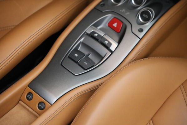 Used 2013 Ferrari 458 Spider for sale $269,900 at Alfa Romeo of Westport in Westport CT 06880 28