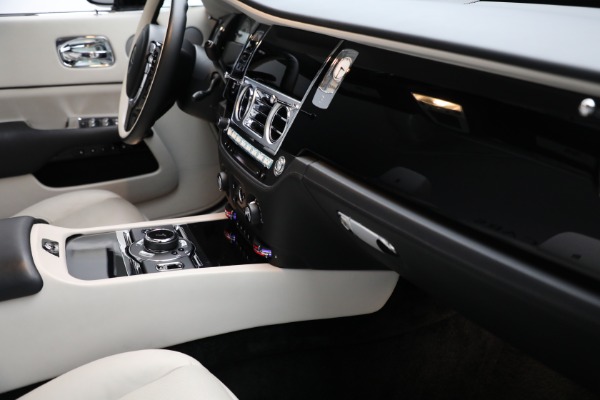Used 2018 Rolls-Royce Dawn for sale Sold at Alfa Romeo of Westport in Westport CT 06880 20