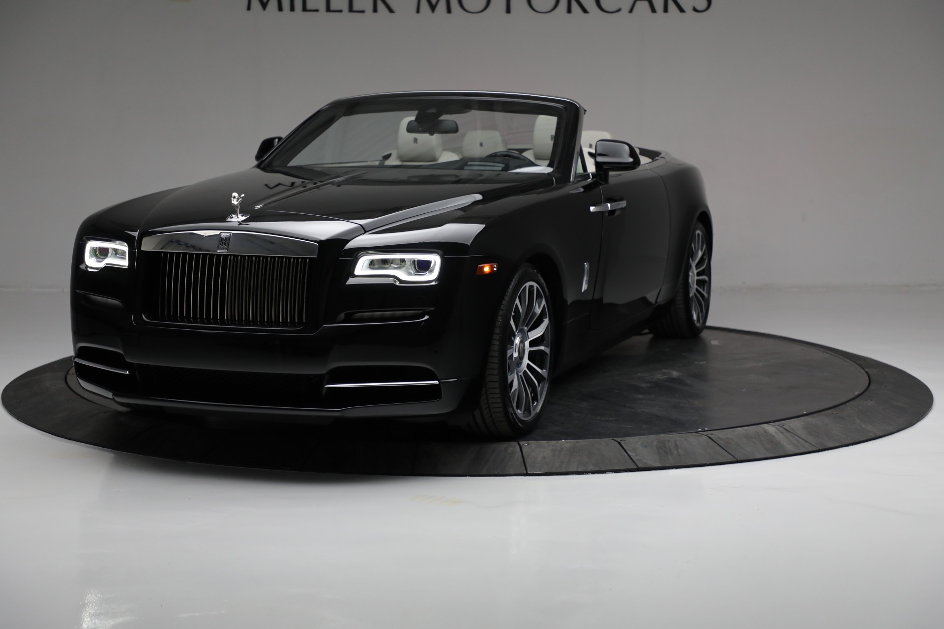 Used 2018 Rolls-Royce Dawn for sale $319,900 at Alfa Romeo of Westport in Westport CT 06880 1