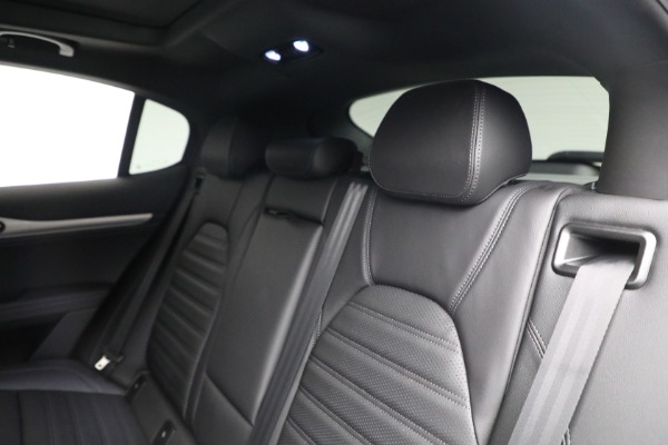 New 2022 Alfa Romeo Stelvio Veloce for sale $59,990 at Alfa Romeo of Westport in Westport CT 06880 18