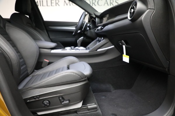 New 2022 Alfa Romeo Stelvio Veloce for sale $59,990 at Alfa Romeo of Westport in Westport CT 06880 22