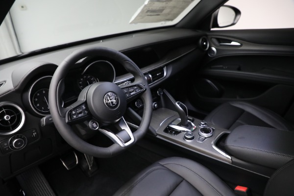 New 2022 Alfa Romeo Stelvio Ti for sale $57,300 at Alfa Romeo of Westport in Westport CT 06880 13