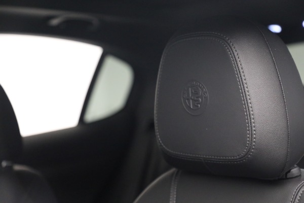 New 2022 Alfa Romeo Stelvio Ti for sale $57,300 at Alfa Romeo of Westport in Westport CT 06880 16