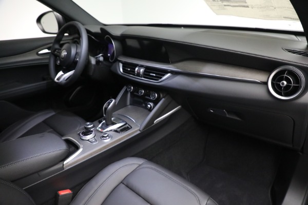 New 2022 Alfa Romeo Stelvio Ti for sale $57,300 at Alfa Romeo of Westport in Westport CT 06880 21