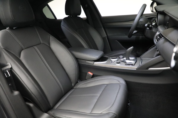 New 2022 Alfa Romeo Stelvio Ti for sale $57,300 at Alfa Romeo of Westport in Westport CT 06880 23