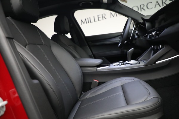 New 2022 Alfa Romeo Stelvio Sprint for sale $50,325 at Alfa Romeo of Westport in Westport CT 06880 21