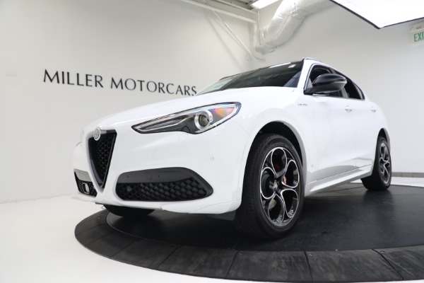 New 2022 Alfa Romeo Stelvio Veloce for sale $57,390 at Alfa Romeo of Westport in Westport CT 06880 11