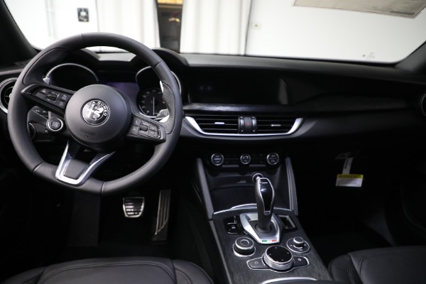 New 2022 Alfa Romeo Stelvio Sprint for sale $51,105 at Alfa Romeo of Westport in Westport CT 06880 13
