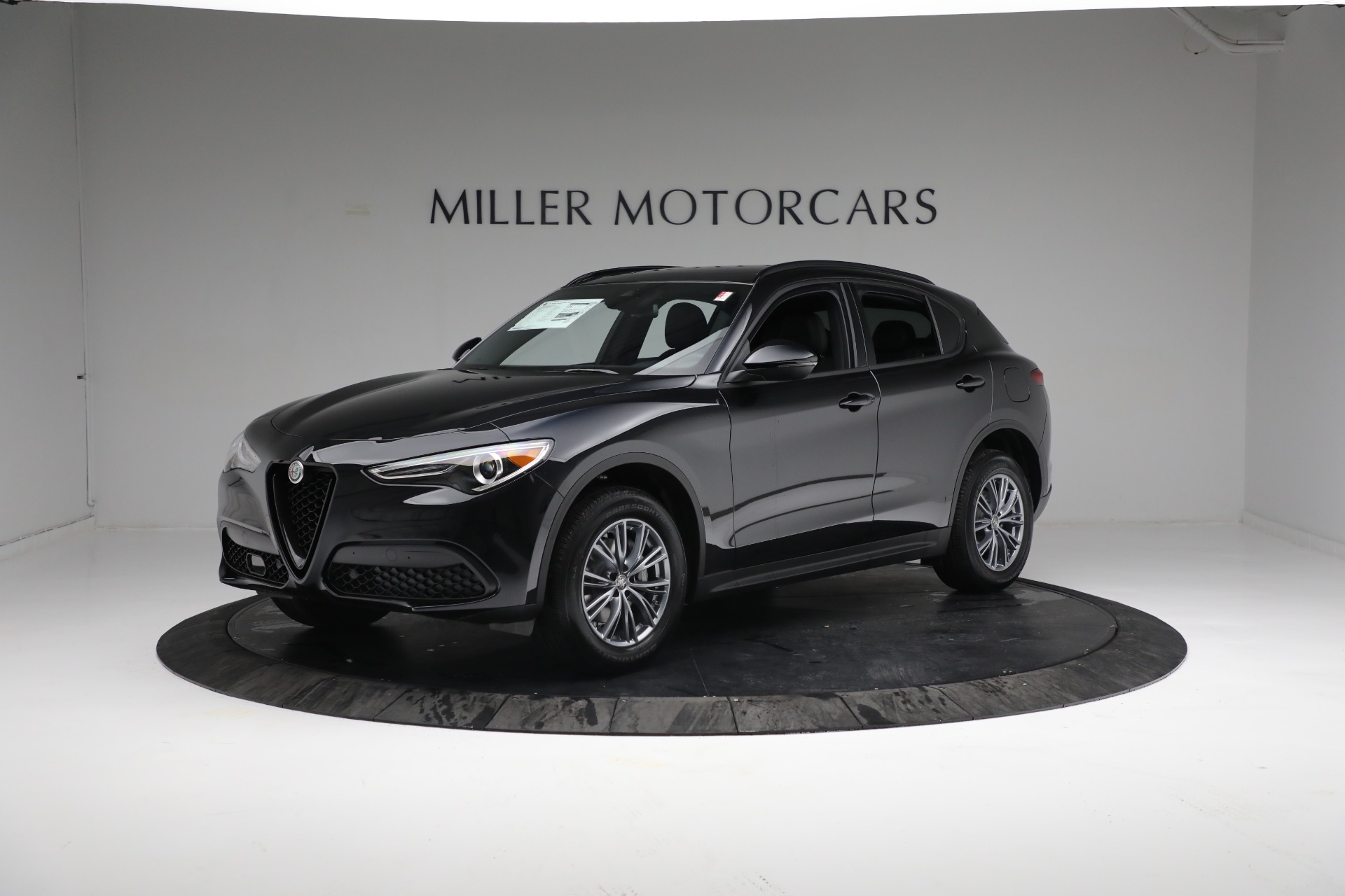 New 2022 Alfa Romeo Stelvio Sprint for sale $51,105 at Alfa Romeo of Westport in Westport CT 06880 1