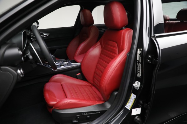 Used 2022 Alfa Romeo Giulia Veloce for sale Sold at Alfa Romeo of Westport in Westport CT 06880 10