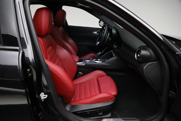 Used 2022 Alfa Romeo Giulia Veloce for sale Sold at Alfa Romeo of Westport in Westport CT 06880 11