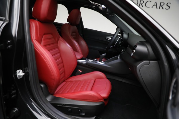 Used 2022 Alfa Romeo Giulia Veloce for sale Sold at Alfa Romeo of Westport in Westport CT 06880 12