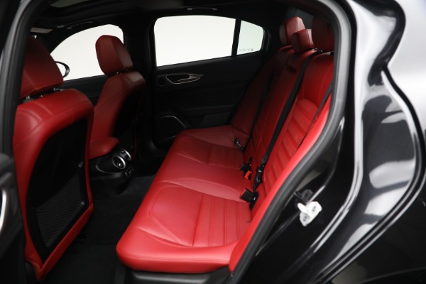 Used 2022 Alfa Romeo Giulia Veloce for sale Sold at Alfa Romeo of Westport in Westport CT 06880 13