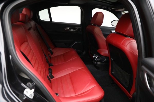 Used 2022 Alfa Romeo Giulia Veloce for sale Sold at Alfa Romeo of Westport in Westport CT 06880 15