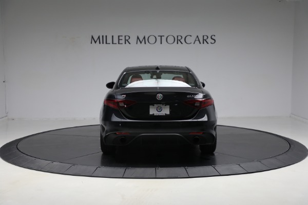 Used 2022 Alfa Romeo Giulia Veloce for sale Sold at Alfa Romeo of Westport in Westport CT 06880 4