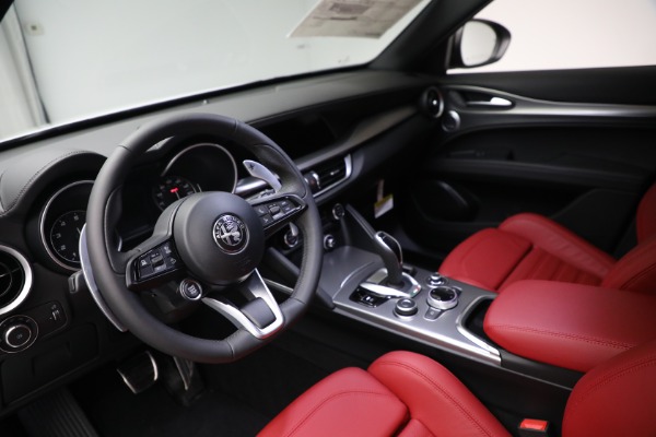 New 2022 Alfa Romeo Stelvio for sale $56,345 at Alfa Romeo of Westport in Westport CT 06880 13