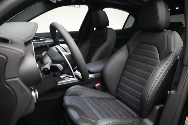New 2022 Alfa Romeo Stelvio Veloce for sale $56,405 at Alfa Romeo of Westport in Westport CT 06880 15