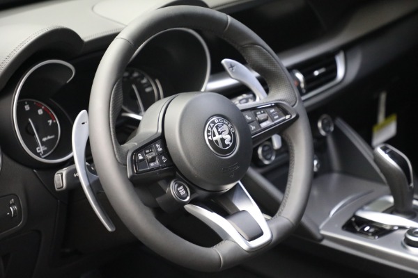 New 2022 Alfa Romeo Stelvio Veloce for sale $56,405 at Alfa Romeo of Westport in Westport CT 06880 17