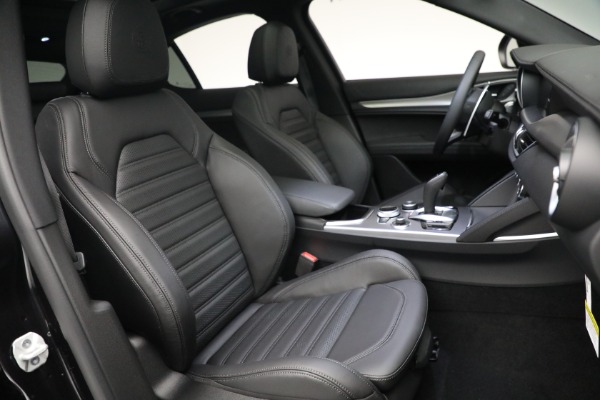 New 2022 Alfa Romeo Stelvio Veloce for sale $56,405 at Alfa Romeo of Westport in Westport CT 06880 24