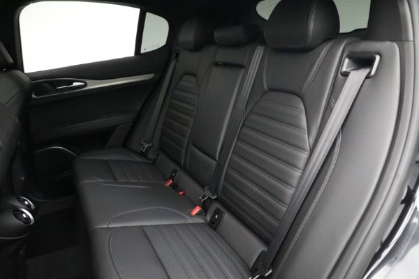 New 2022 Alfa Romeo Stelvio Veloce for sale $56,405 at Alfa Romeo of Westport in Westport CT 06880 26
