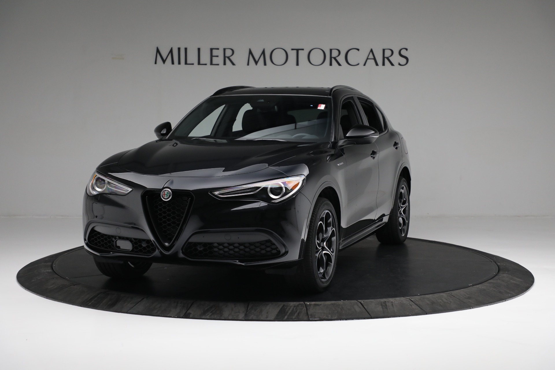 New 2022 Alfa Romeo Stelvio Veloce for sale $56,405 at Alfa Romeo of Westport in Westport CT 06880 1