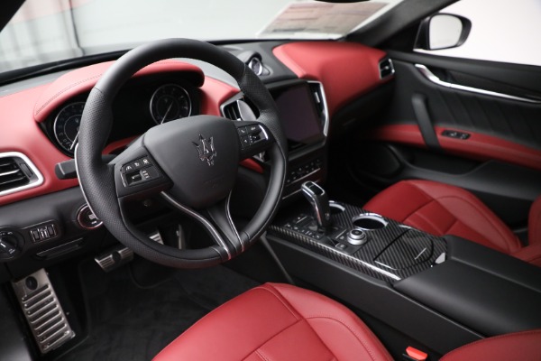 New 2022 Maserati Ghibli Modena Q4 for sale $103,255 at Alfa Romeo of Westport in Westport CT 06880 13