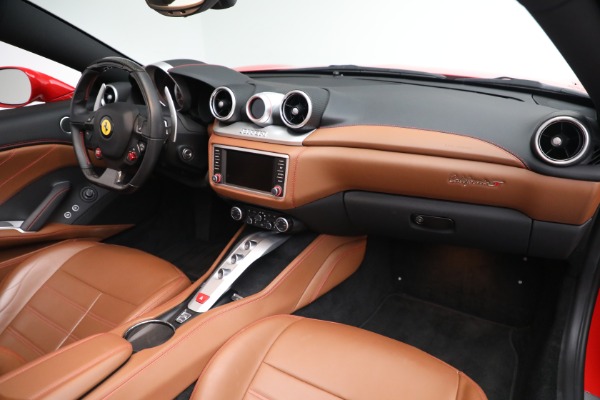 Used 2016 Ferrari California T for sale $179,900 at Alfa Romeo of Westport in Westport CT 06880 27