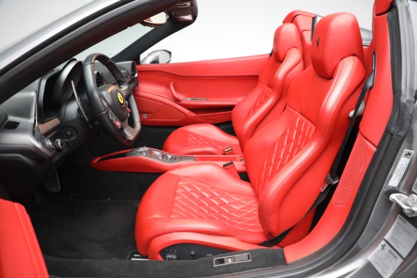 Used 2015 Ferrari 458 Spider for sale $259,900 at Alfa Romeo of Westport in Westport CT 06880 26