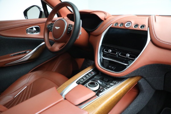 Used 2021 Aston Martin DBX for sale $204,990 at Alfa Romeo of Westport in Westport CT 06880 21