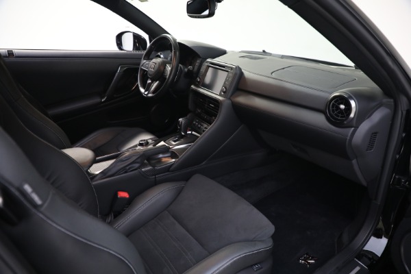 Used 2017 Nissan GT-R Premium for sale Sold at Alfa Romeo of Westport in Westport CT 06880 15