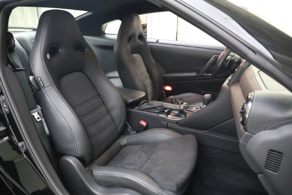 Used 2017 Nissan GT-R Premium for sale Sold at Alfa Romeo of Westport in Westport CT 06880 17