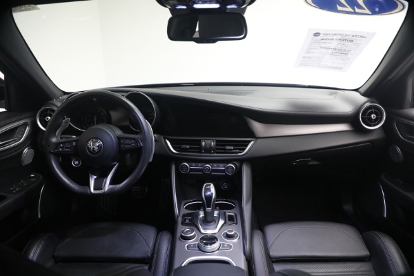 Used 2022 Alfa Romeo Giulia Veloce for sale $27,900 at Alfa Romeo of Westport in Westport CT 06880 21