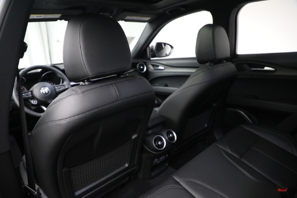 New 2022 Alfa Romeo Stelvio Ti for sale $53,455 at Alfa Romeo of Westport in Westport CT 06880 20