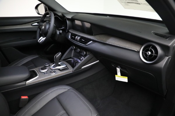 New 2022 Alfa Romeo Stelvio Ti for sale $53,455 at Alfa Romeo of Westport in Westport CT 06880 21