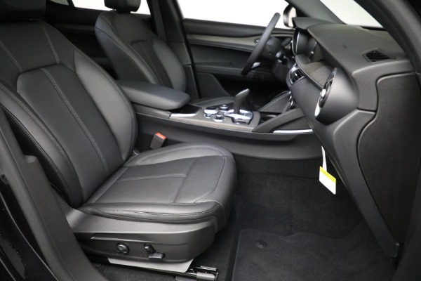 New 2022 Alfa Romeo Stelvio Ti for sale $53,455 at Alfa Romeo of Westport in Westport CT 06880 23