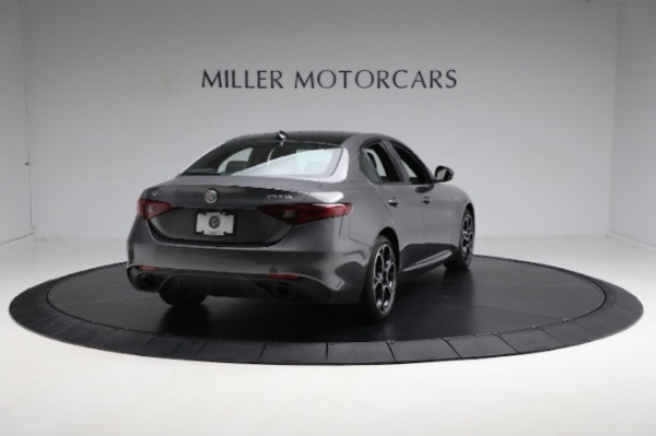 Used 2022 Alfa Romeo Giulia Veloce for sale Sold at Alfa Romeo of Westport in Westport CT 06880 10