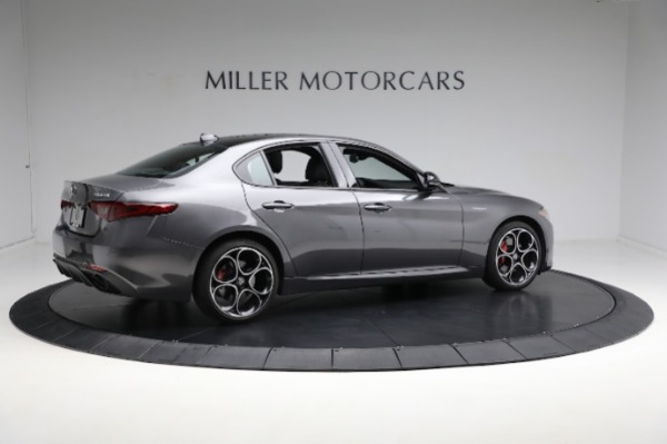Used 2022 Alfa Romeo Giulia Veloce for sale Sold at Alfa Romeo of Westport in Westport CT 06880 12