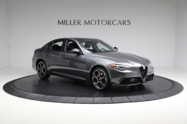 Used 2022 Alfa Romeo Giulia Veloce for sale $37,900 at Alfa Romeo of Westport in Westport CT 06880 16