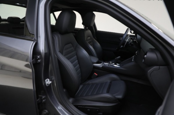 Used 2022 Alfa Romeo Giulia Veloce for sale Sold at Alfa Romeo of Westport in Westport CT 06880 22