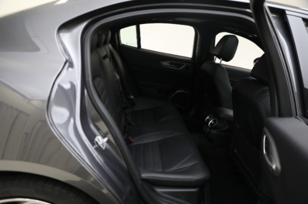 Used 2022 Alfa Romeo Giulia Veloce for sale Sold at Alfa Romeo of Westport in Westport CT 06880 24