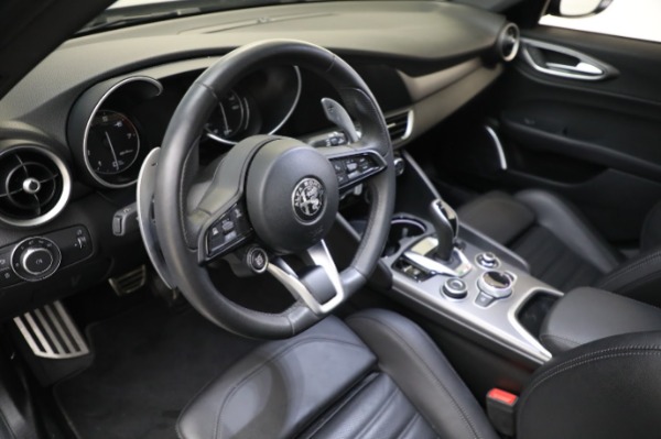 Used 2022 Alfa Romeo Giulia Veloce for sale Sold at Alfa Romeo of Westport in Westport CT 06880 27